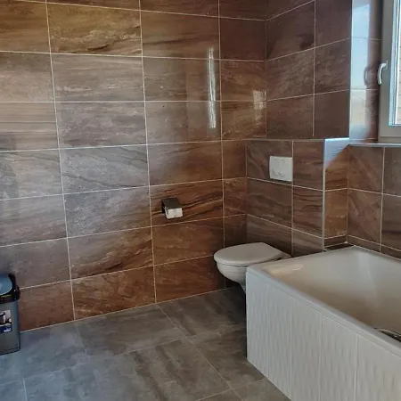 Virag Vendeghaz Feriehus *