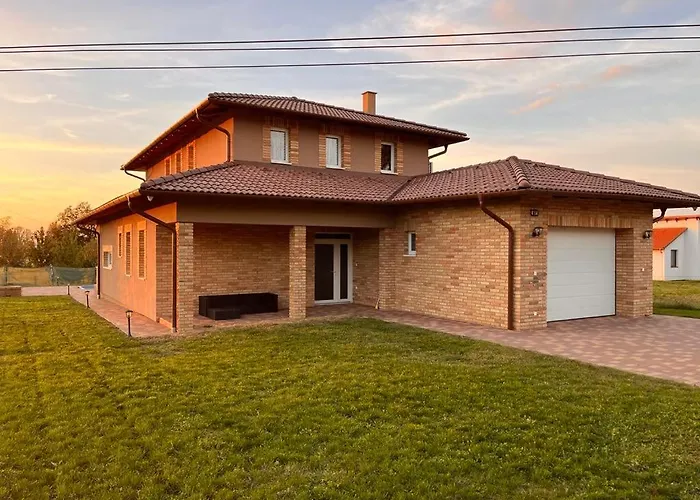 Virag Vendeghaz Dom wakacyjny Balatonszarszo